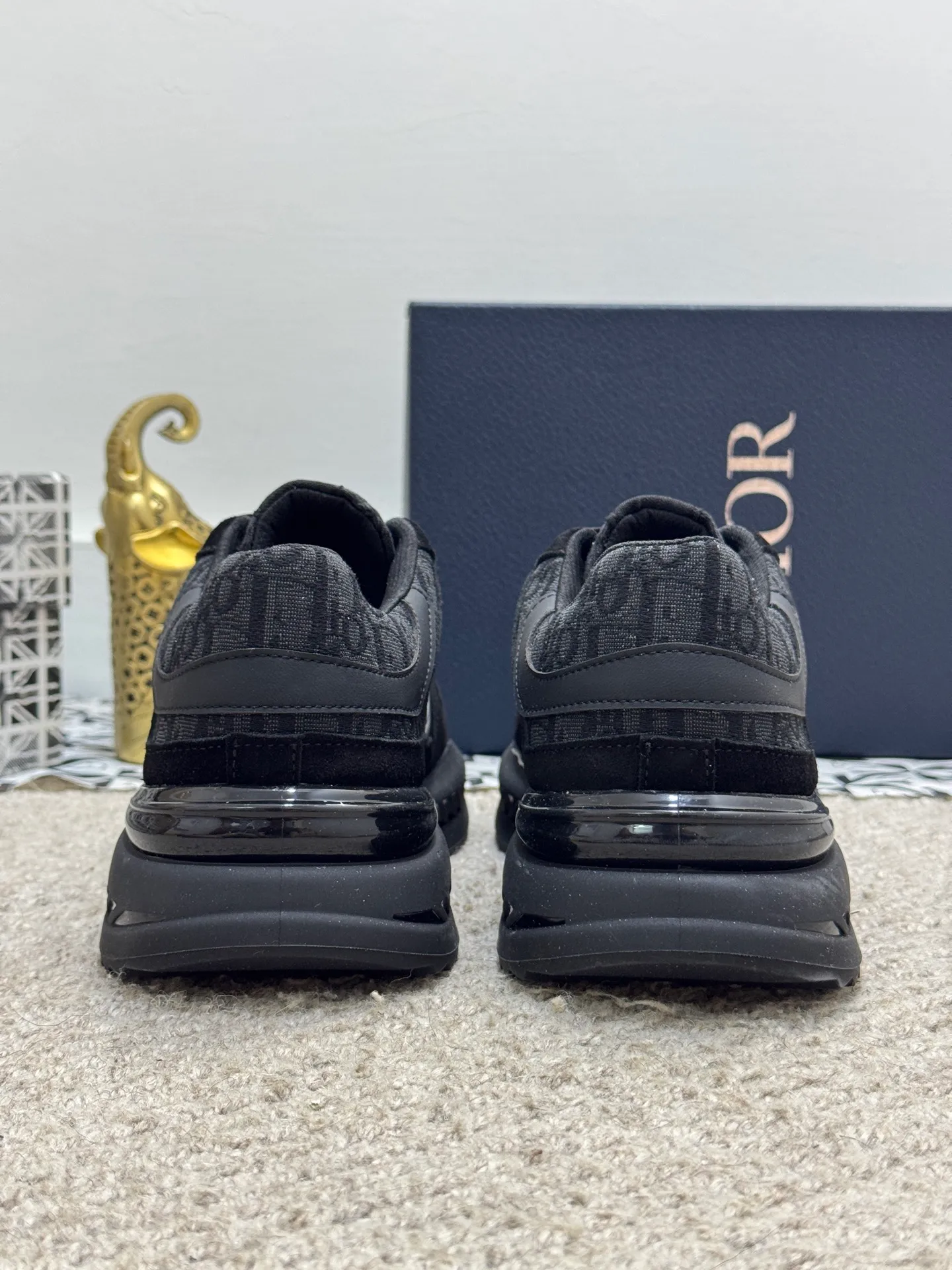 Men's men's shoes 💰440 [New model] 🐞🐞Top original - Dior 🆕 Low-top B02 casual sports shoes, carefully made of first-layer cowhide with canvas, comfortable and breathable ~ rubber soles, enhance style. Fashionable and versatile, it can complement any look. Featuring an exquisite design that is uniquely dynamic and modern, this shoe is part of Dior's legacy and embodies modern elegance. Size: 38-44 (45 customized